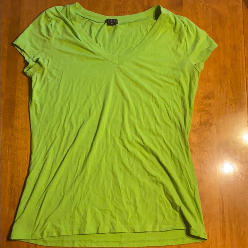 Women’s short-sleeved top by Deb’s